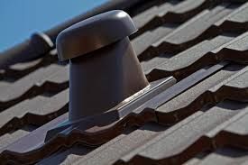 Vând aerisitor coama acoperiș Rukki 3 bucäţi culoare MARO