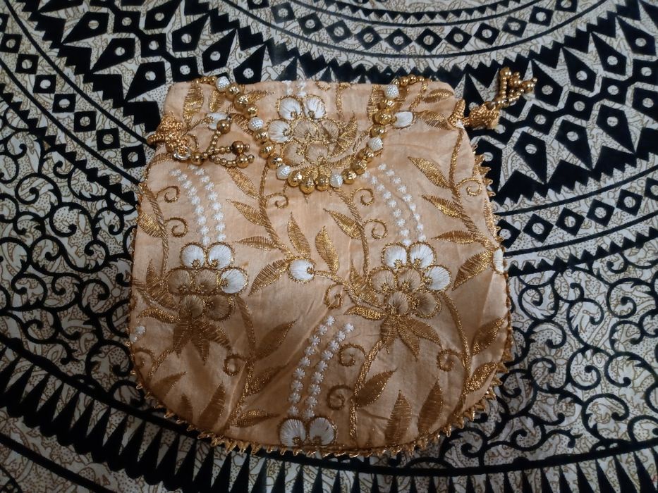 Индийски чантички за съхранение на мала