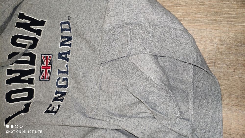 Суичър с качулка