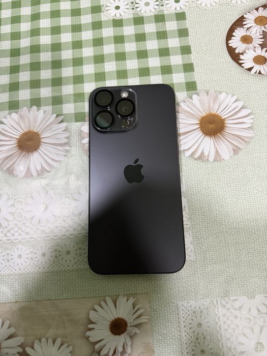 Продавам  айфон 15 про макс