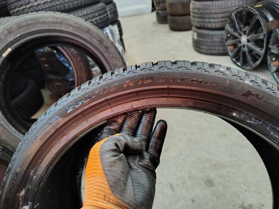 2бр.всесезонни гуми PIRELLI 235 35 19 DOT21 цена за брой