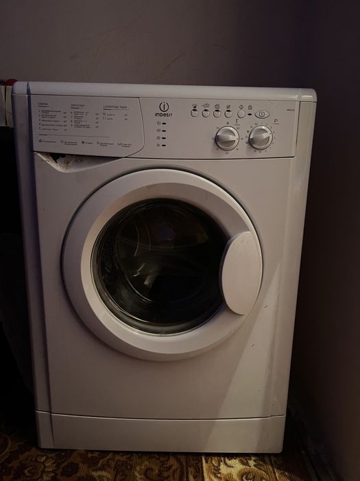 Продается машинка indesit