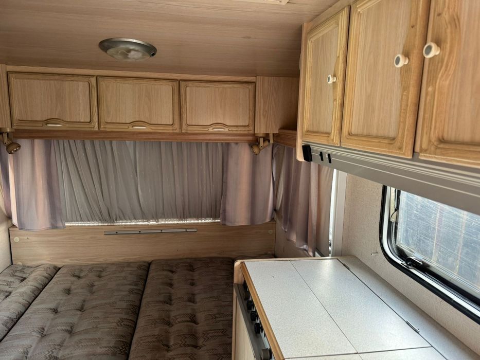 Rulota 4 locuri CARAVELAIR Bamba 375  de Lux