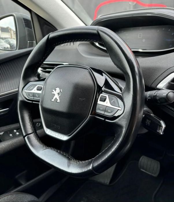 Peugeot 3008 2019 benzină, 7.600 € — imagine 1