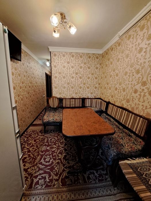 Продаётся квартира 4 х комнатная 100 кв  2 балкона ремонт лучшем виде