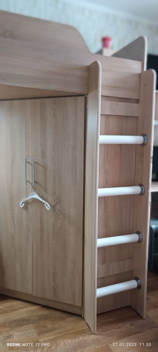 Продам кровать 3 в 1 кровать стол шкаф