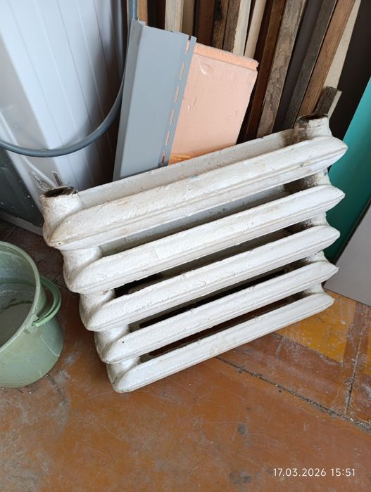 Продам чугунные батареи