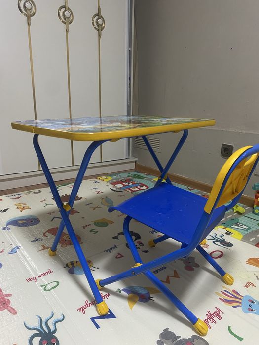 детский скоадной стол и стул