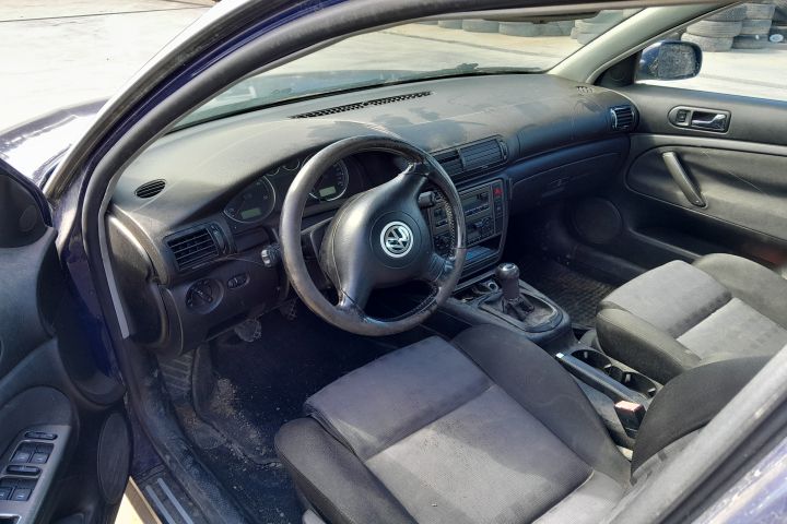 Dezmembrez Volkswagen VW Passat B5.5