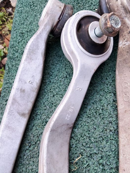 Продавам части за Ауди а4 б5