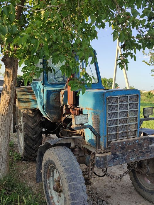 MTZ traktor sotiladi