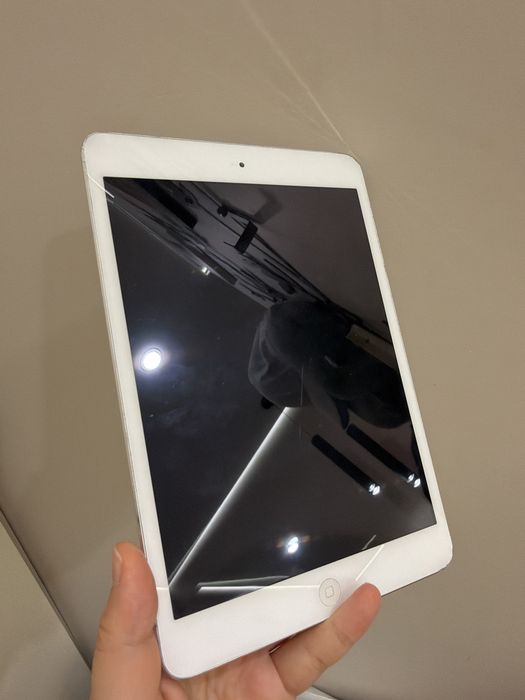 Iphone 11, ipad mini 2. за 2 80к