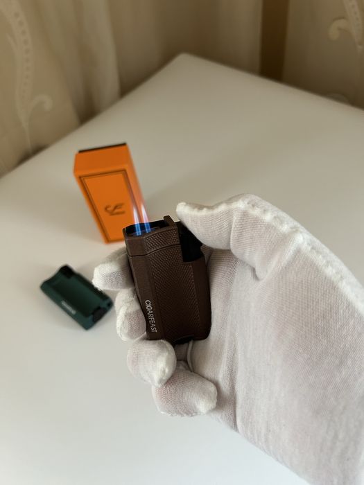 Запалка за пури с турбо пламък и вграден пънч - 2 цвята + кутия