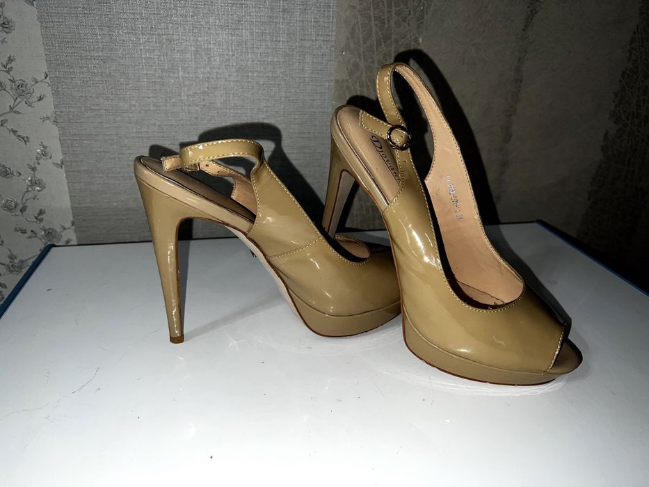 Туфли лаковые, женские