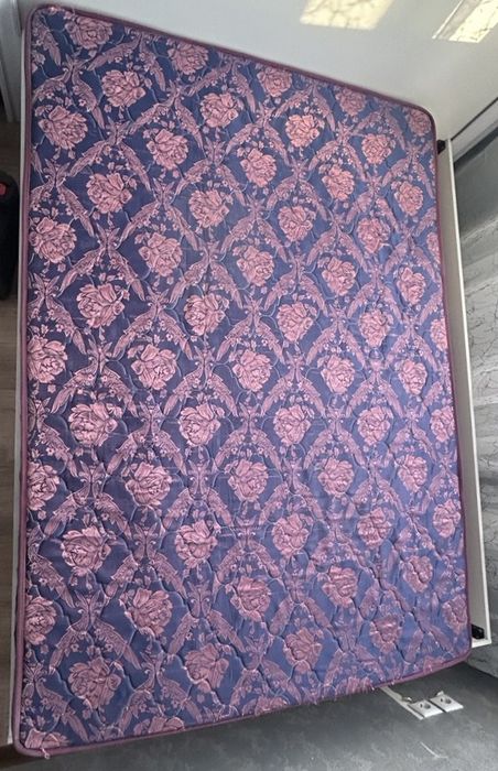 Продам матрас 200×140