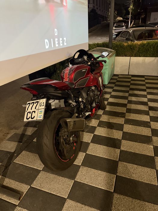 Продается мотоцикл Yamaha R1 2022