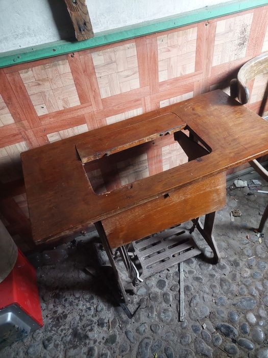 Стол для Швеиная машину Продам