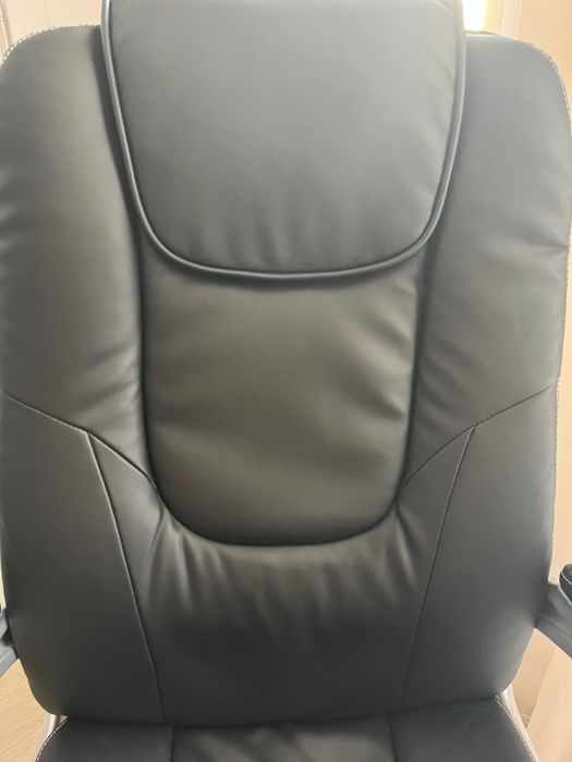 Черен офис стол фирма Xora