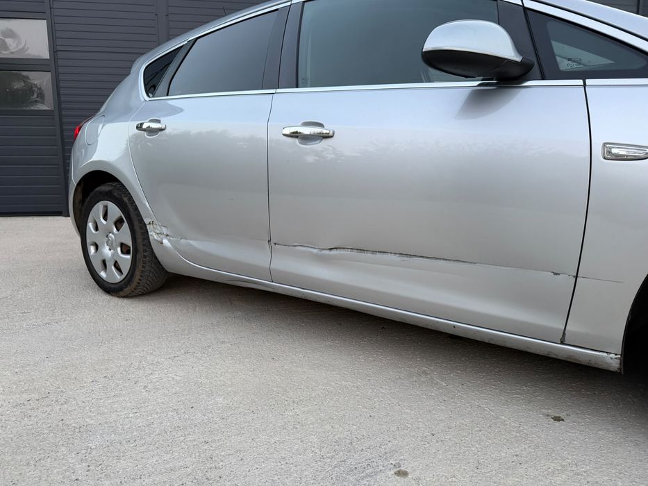 Opel Astra J 2013 1.6benzina + Gpl Avariat