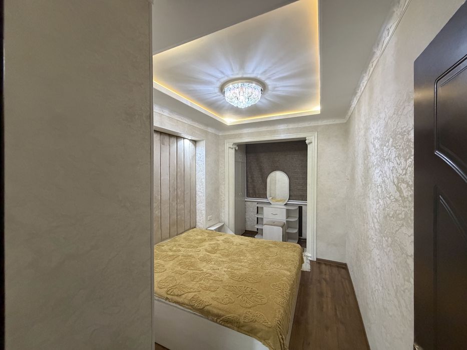 Metro Oybek xonali uy 3 , 3 etaj 4 kavatli dom . Yevro remont