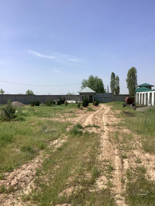 База с общей земельной площадью 4 гектара. Кадастр. Кибрай. Срочно.