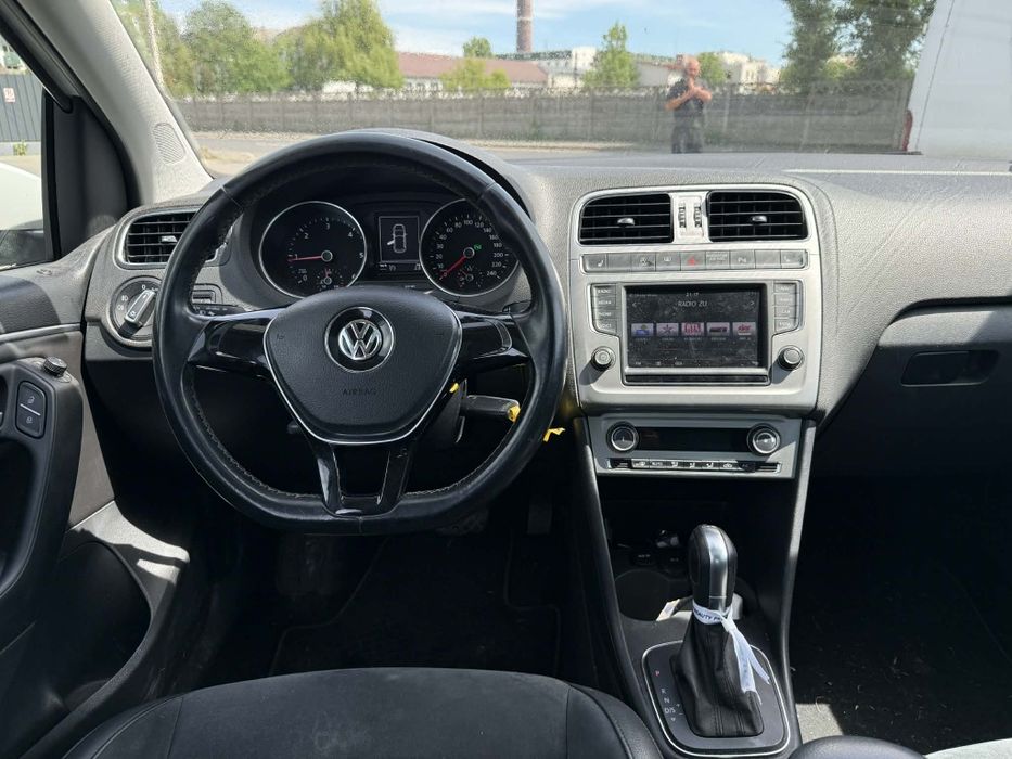 VOLKSWAGEN Polo 2015 — imagine 5
