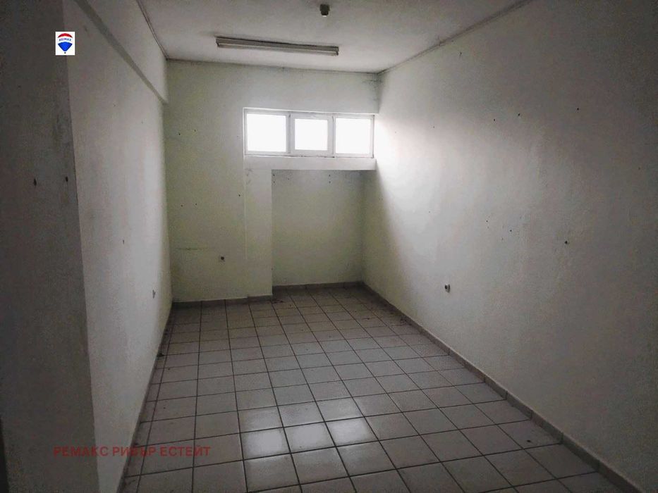 Продава се Магазин в Русе, Ялта - 20 кв.м за 725 €/кв.м - Снимка #4