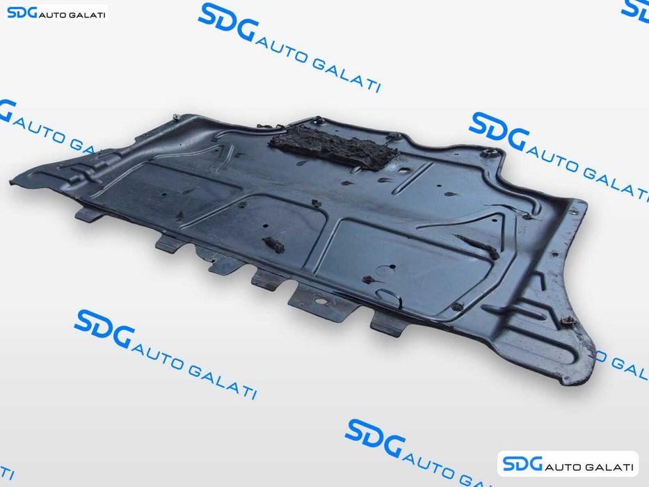 Scut Protectie Motor Plastic Volkswagen Passat B8 (3G) 2014 - 2023 Cod 5Q0825236 (Prezinta Mici Defecte Imperfectiuni) [LN0600]