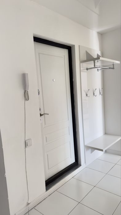 Продам вешалку для прихожей