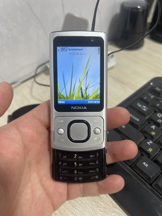 Nokia 6700 Slide