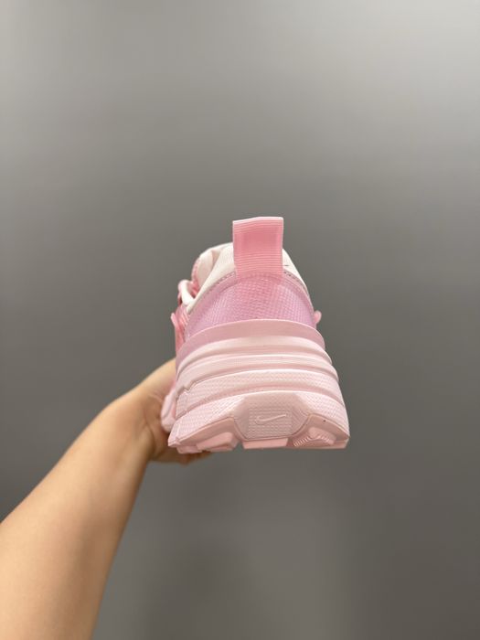 Nike V2K Run Pink Foam Arctic Pink