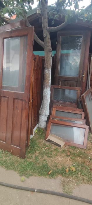 Дървена дограма в добро състояние