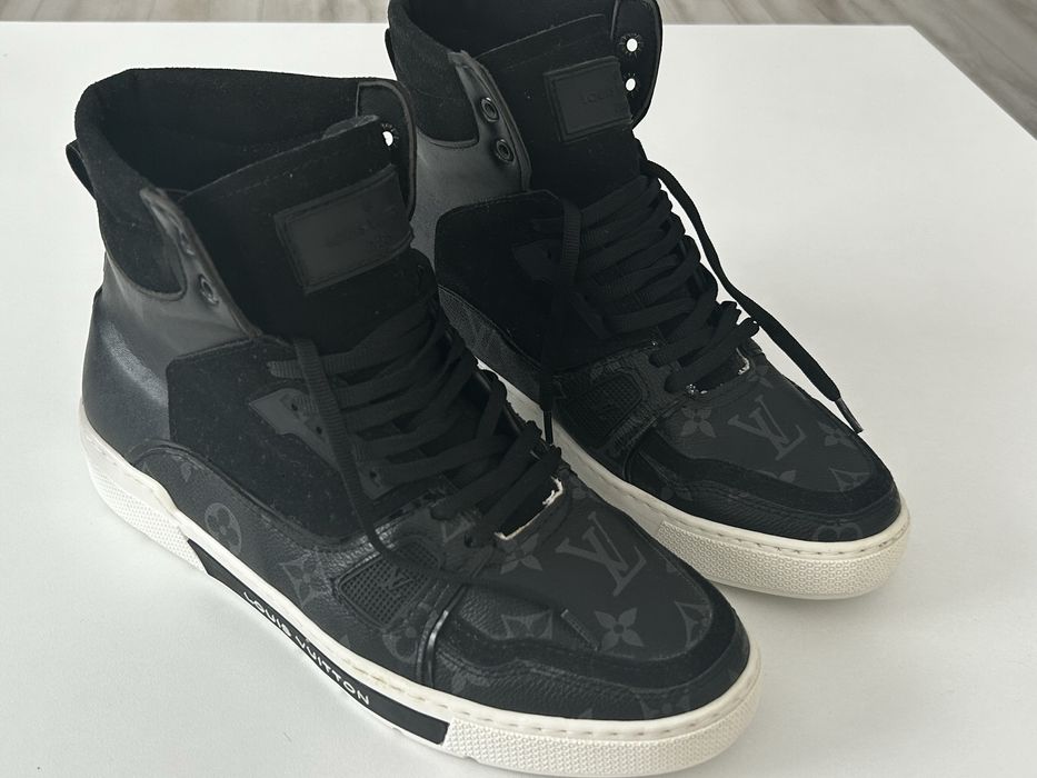 Papuci Louis Vuitton ne-folosiți de bărbati