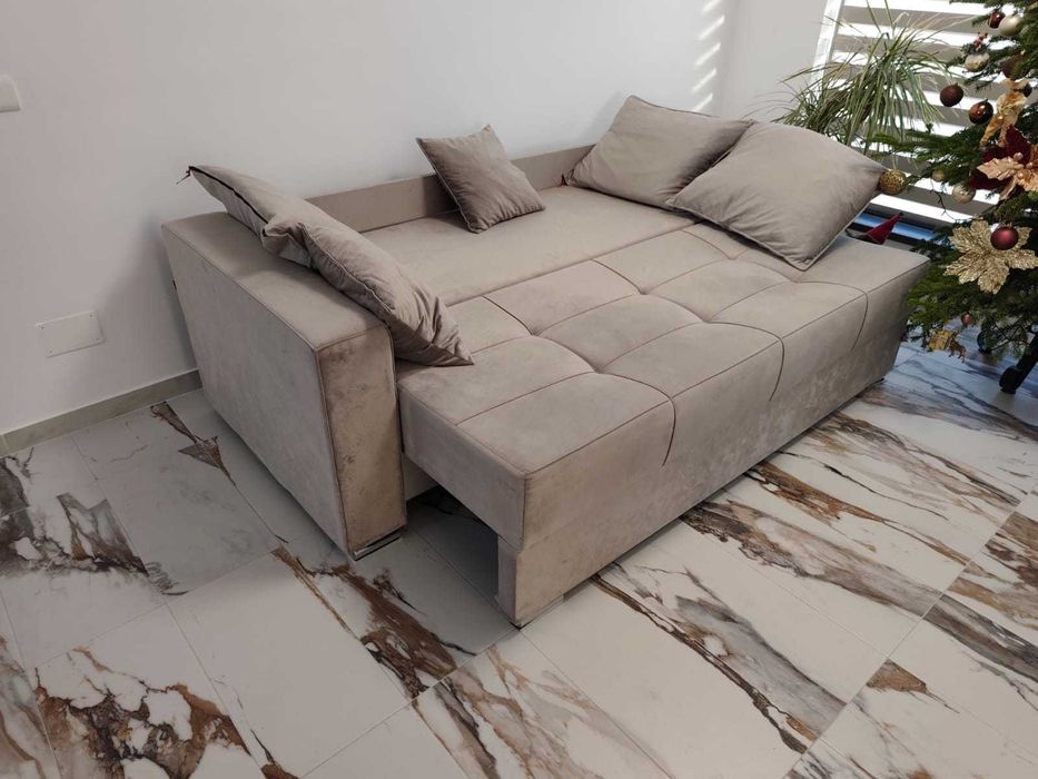CANAPEA extensibila noua cu 5 perne in stare perfecta merita vazuta