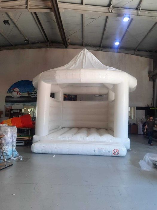 Vand saltea gonflabila noua pentru evenimente, adulti si copii