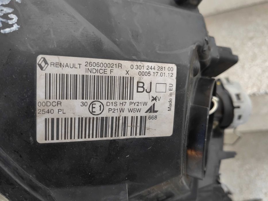 Фар Renault Megane Xenon ляв / Фар Рено Меган ксенонов Оригинален