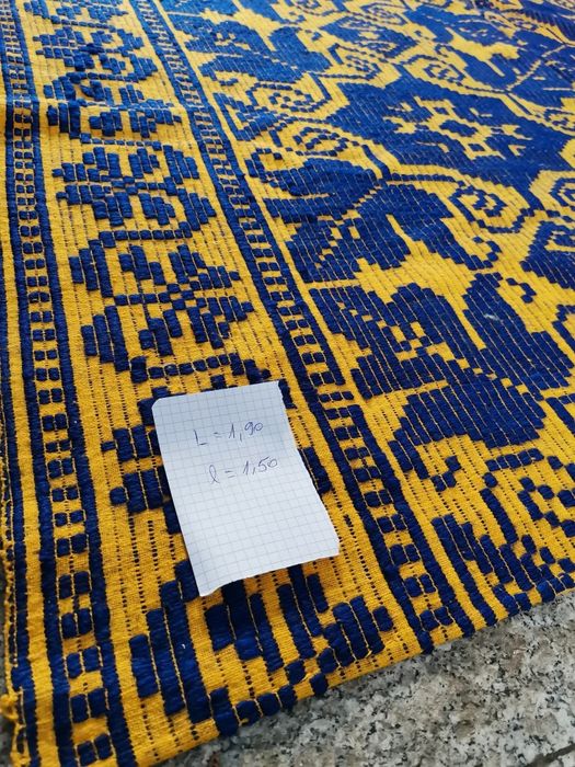 Covor de lână lucrat manual