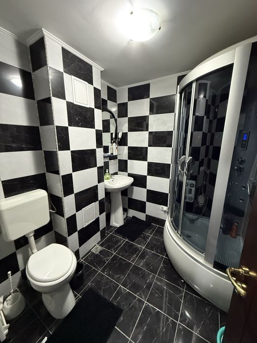 Apartament 3 camere 75mp2