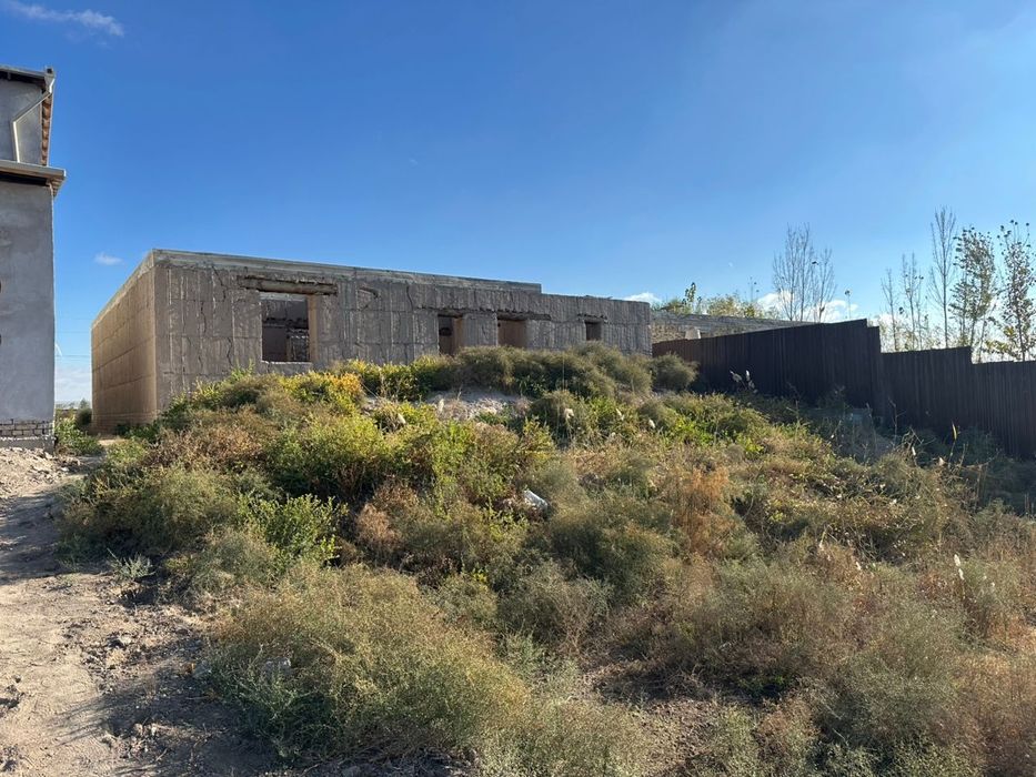 Ховли жой сотилади анжирчида