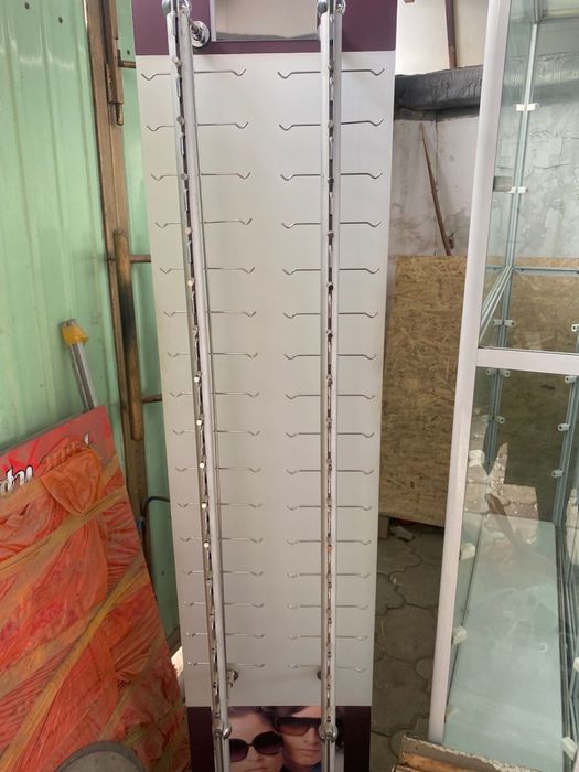 Стойка для очков