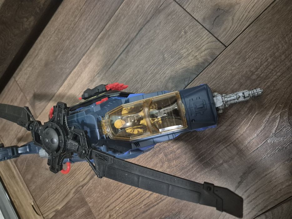 Elicopter si masinuta de tractare