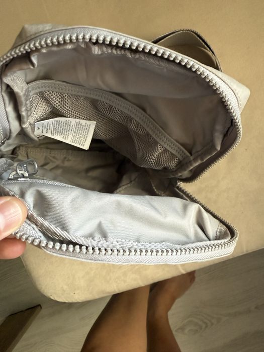 Чанти за кръст и презрамо