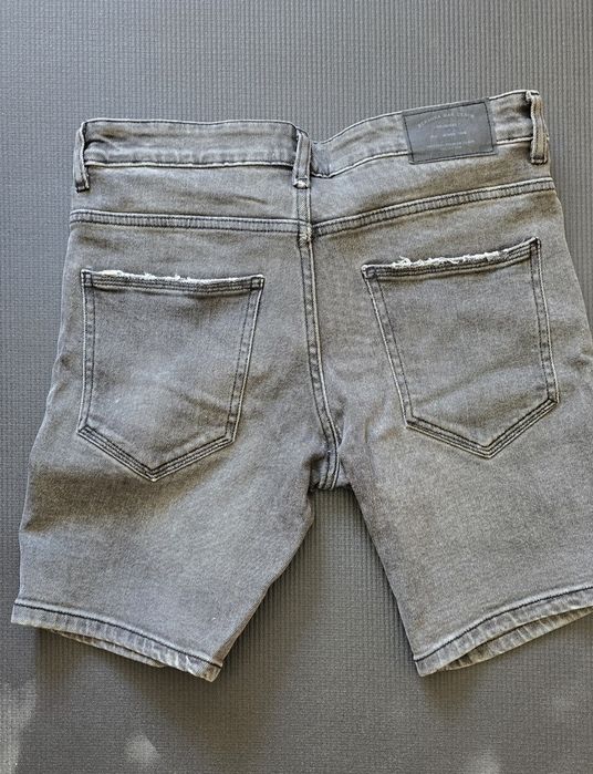 Три чифта къси дънки 62лв.