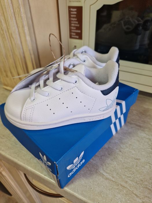 Бебешки маратонки adidas - НОВИ