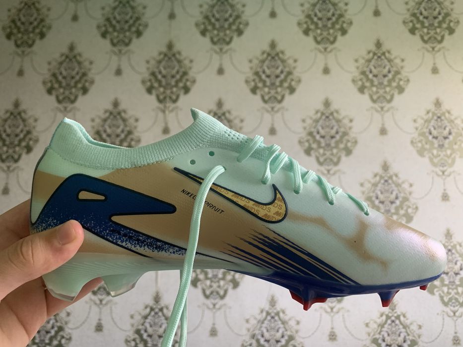 Nike butsi razmer43