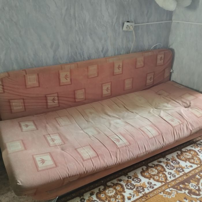 Продам диван- тахту..