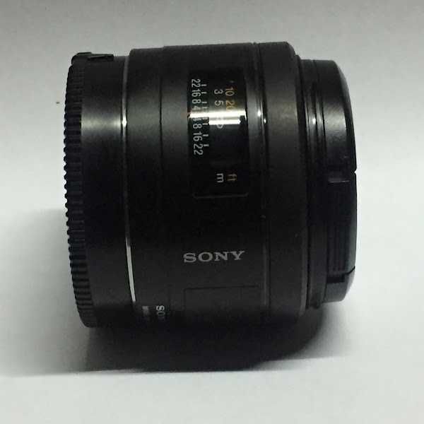 Объектив Sony 50 mm  f/ 1.4