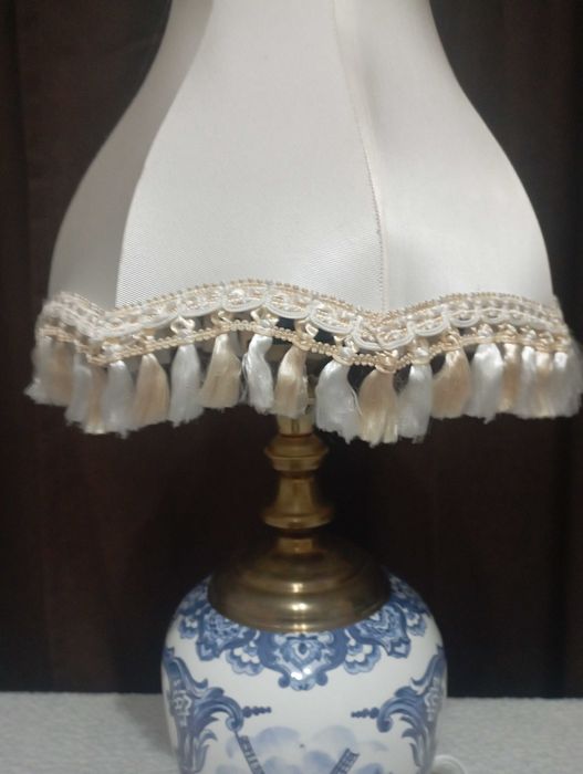 Много красиви старинни лампи