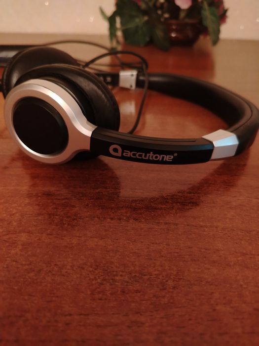 Наушники Accutone