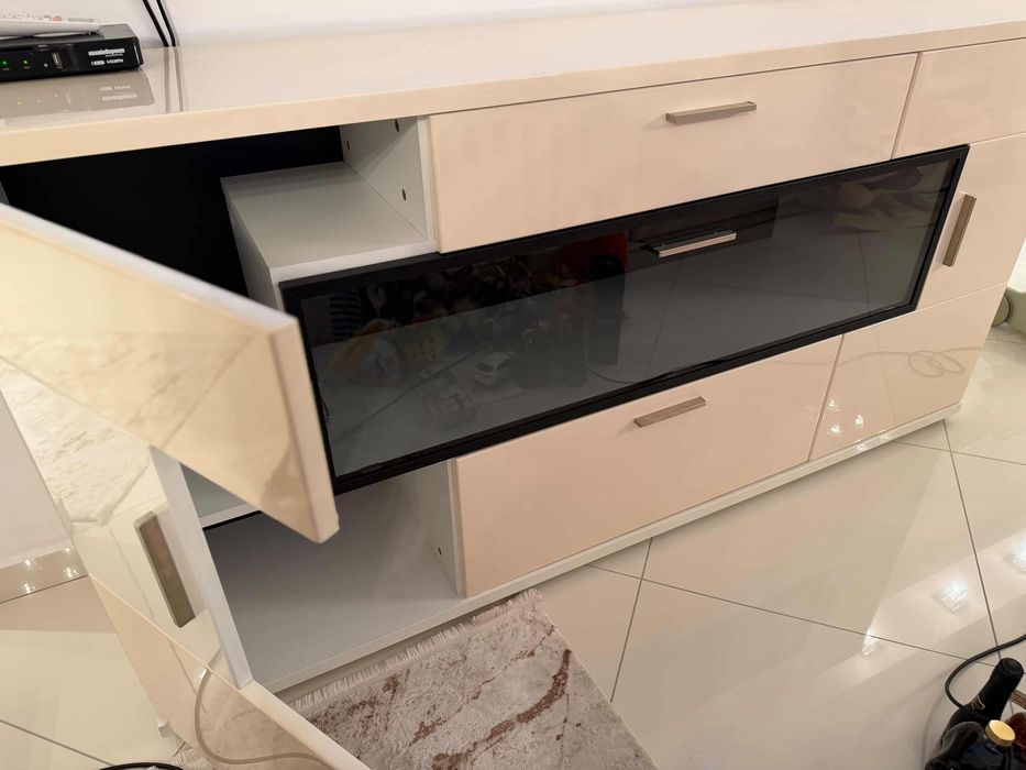 Скрин шкаф гланцов